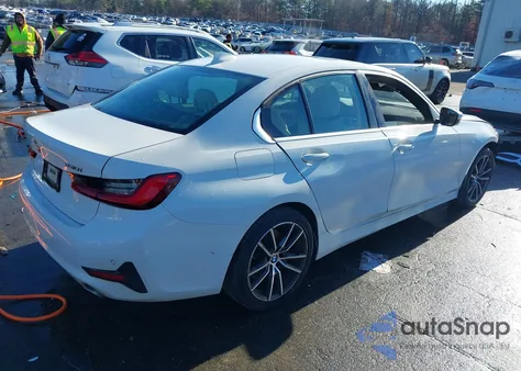 2021 BMW 330I xDrive z USA, uszkodzony, nr VIN 3MW5R7J03M8B88444